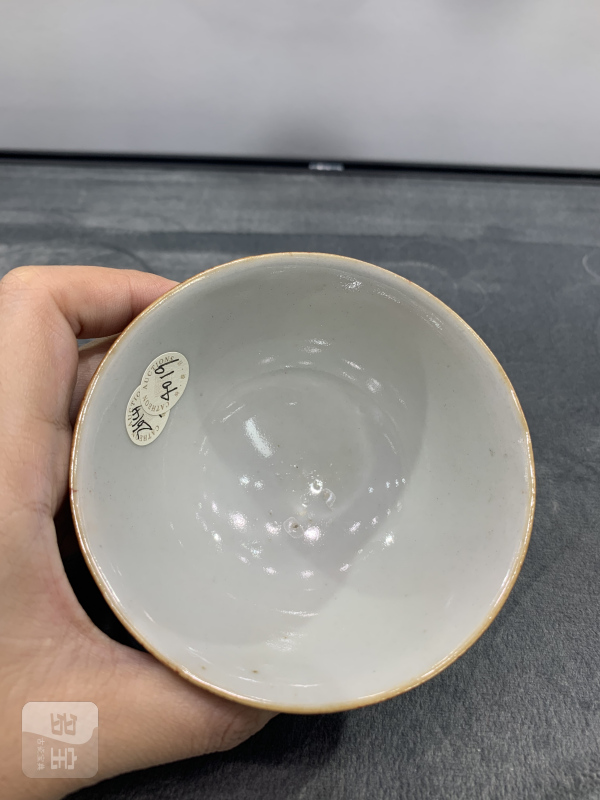 清乾隆珊瑚红地开光竹纹茶园 - 图6
